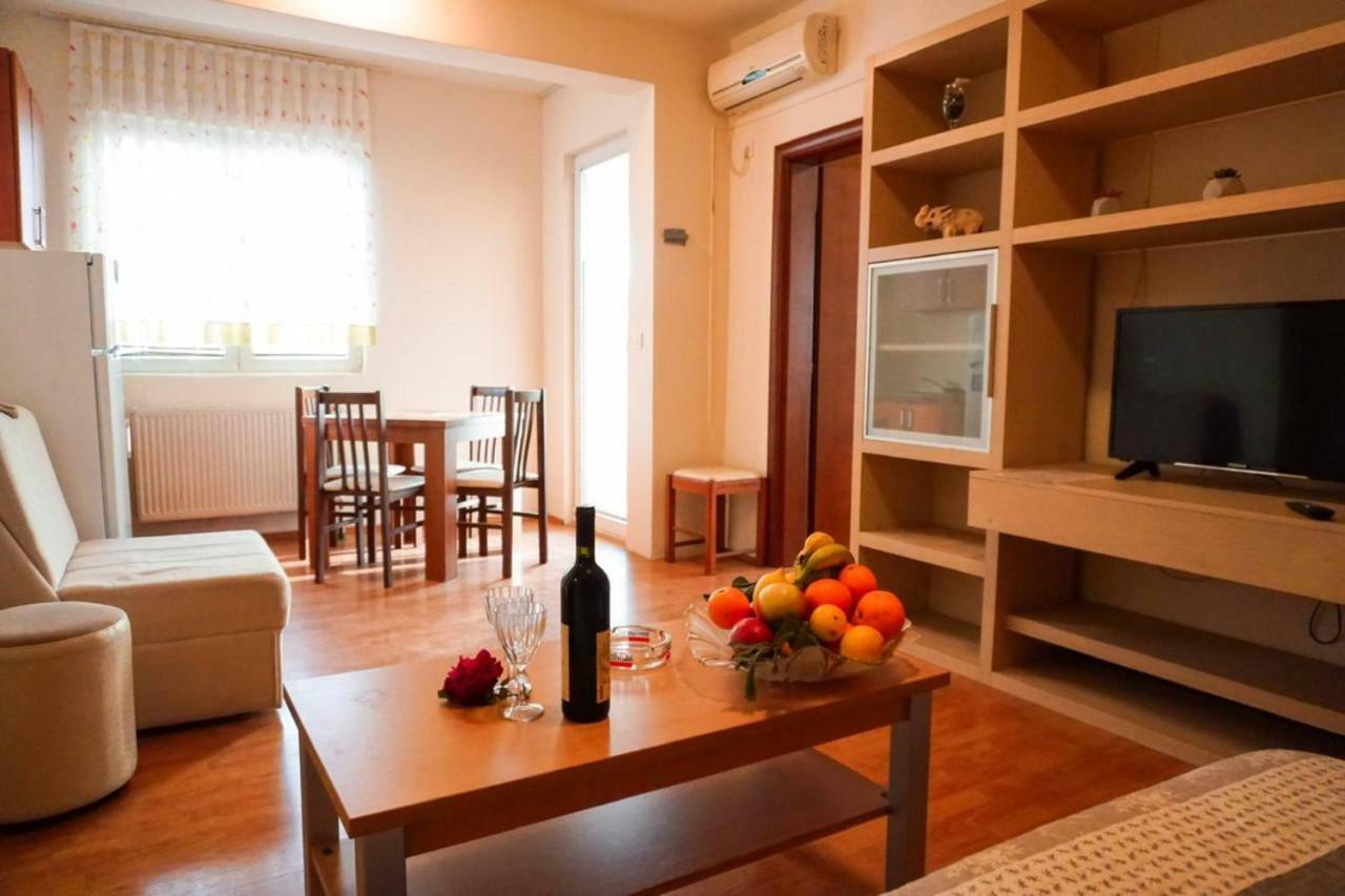 Residence Bella Budva Bagian luar foto
